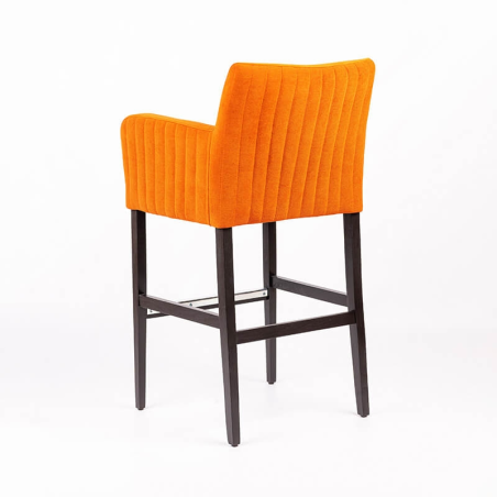 Tabouret de bar dos matelassé en tissu orange et pieds en bois - BarMoritz line