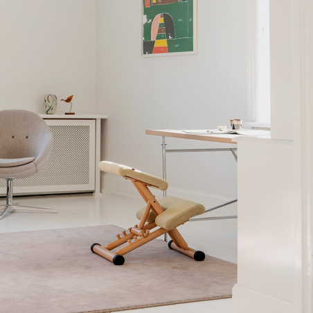 Siège de bureau ergonomique en tissu beige et bois - Multi Varier®