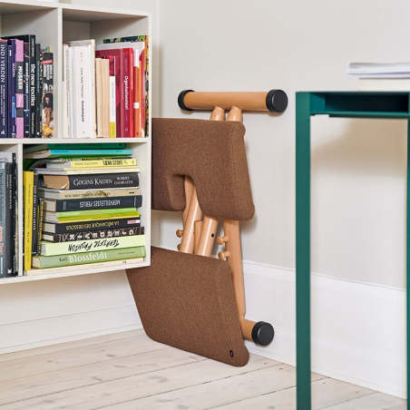 Siège de bureau ergonomique en tissu marron et bois verni - Multi Varier®