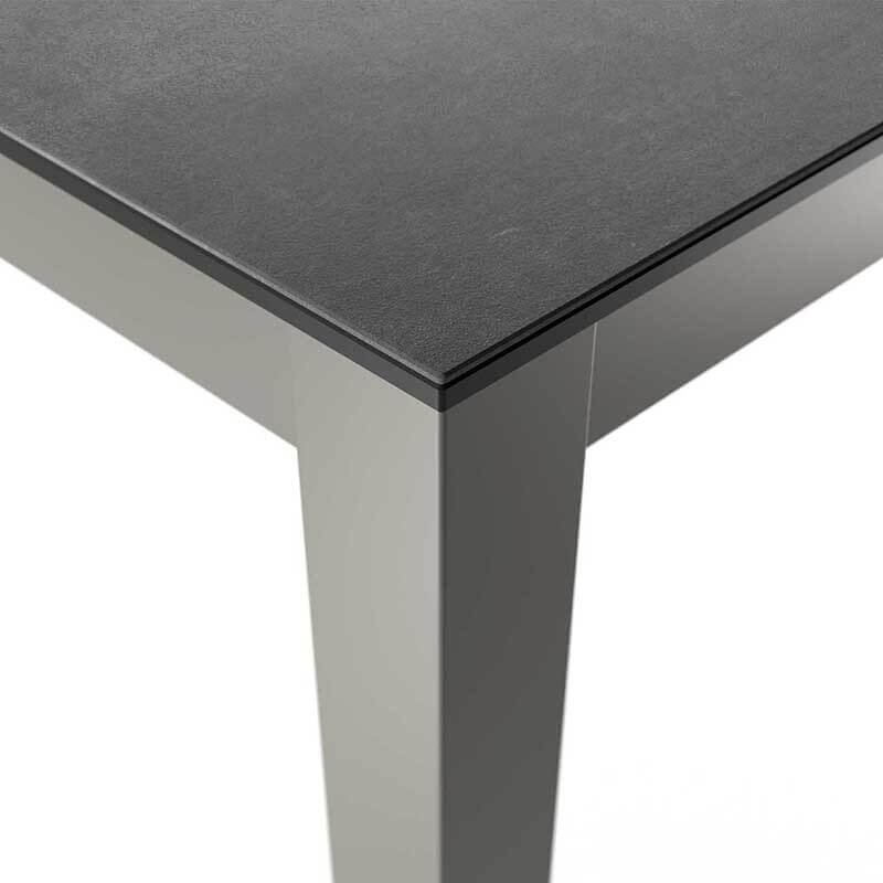 Table en céramique avec pieds en métal - Multiplus