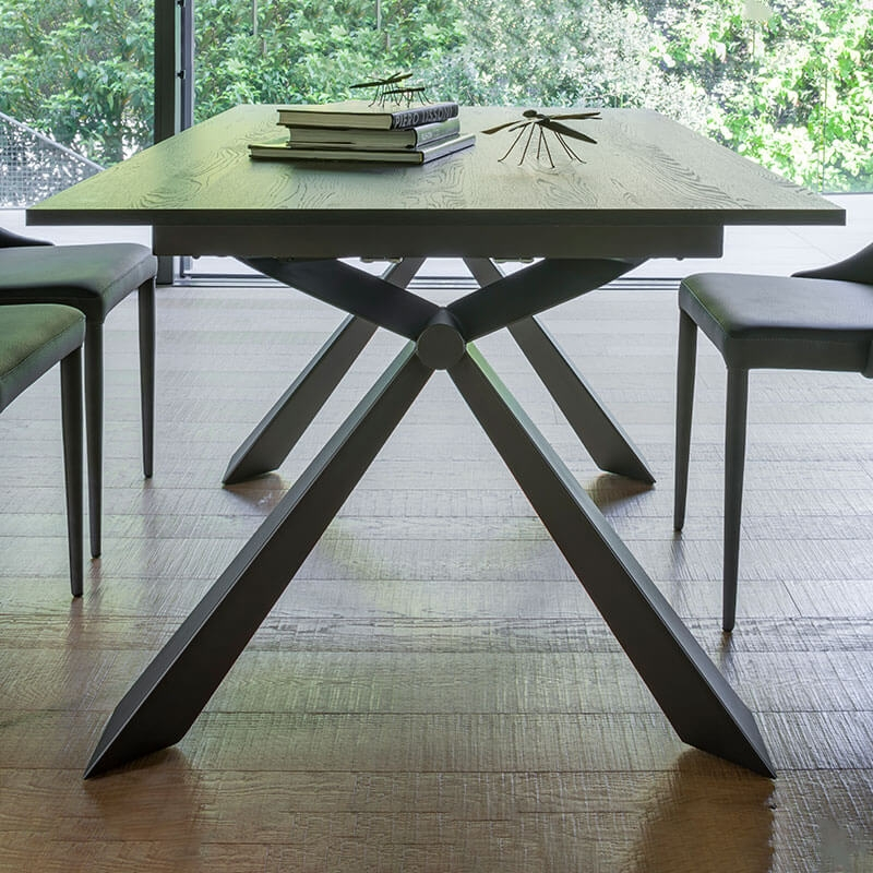 Table de salle à manger extensible en mélaminé et pieds en métal - Delta