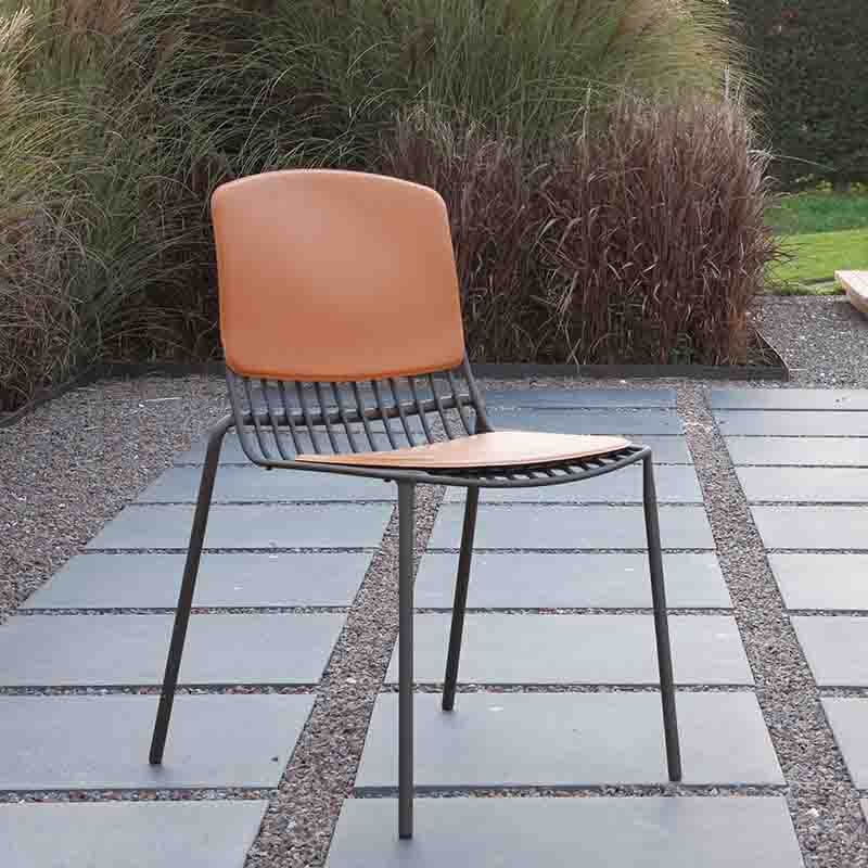 Chaise de jardin moderne empilable en fer avec coussin de dossier orange - Ariel