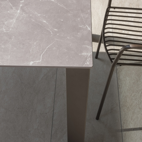 Table d'extérieur moderne en métal et plateau stratifié - Sirocco