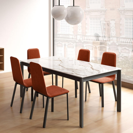 Table intemporelle en Dekton avec pieds en métal - Lotus