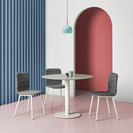 Chaise moderne en tissu matelassé avec pieds en métal - Pepper Mobliberica