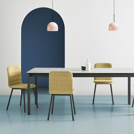 Chaise design en tissu matelassé avec pieds en métal - Pepper Mobliberica