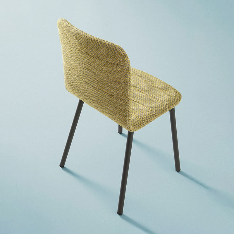 Chaise tendance en tissu matelassé avec pieds en métal - Pepper Mobliberica