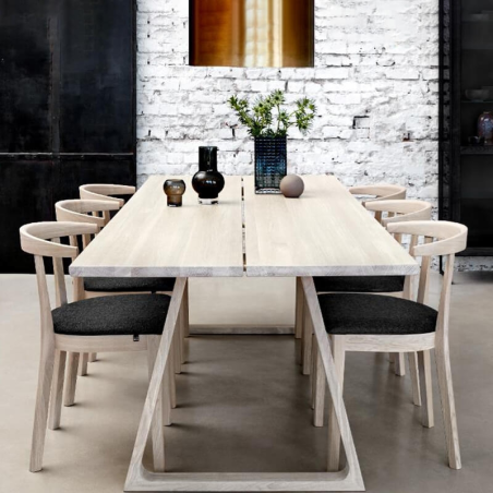 Chaise en bois massif avec assise rembourrée - 52