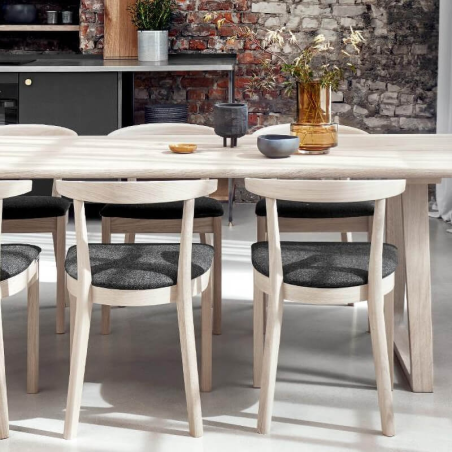 Chaise en bois massif rembourrée - 52