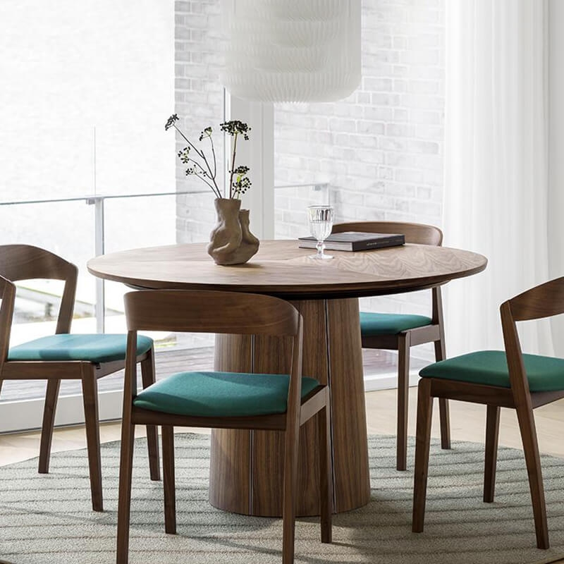 Chaise en bois massif avec assise en tissu rembourrée - 825