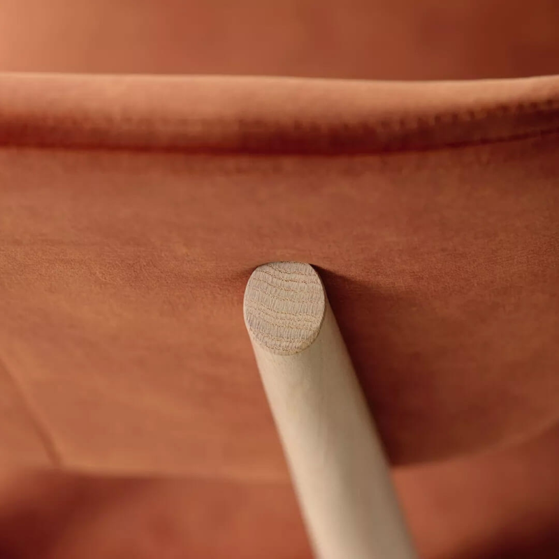 Chaise dossier incurvé en tissu et bois naturel  - Toro Mobitec®