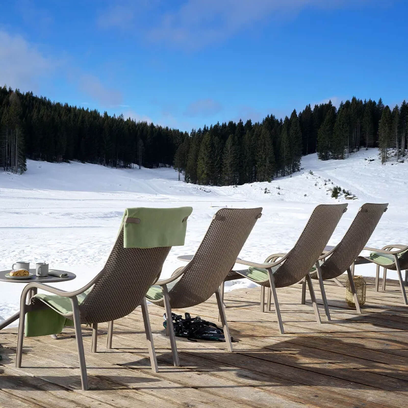 Fauteuil lounge extérieur en polypropylène recyclable taupe empilable - Net Lounge