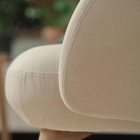 Fauteuil confortable en tissu avec pieds en bois - Thalia Mobitec ®