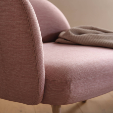 Banquette de salon en tissu rose avec pieds en bois naturel - Thalia Mobitec ®