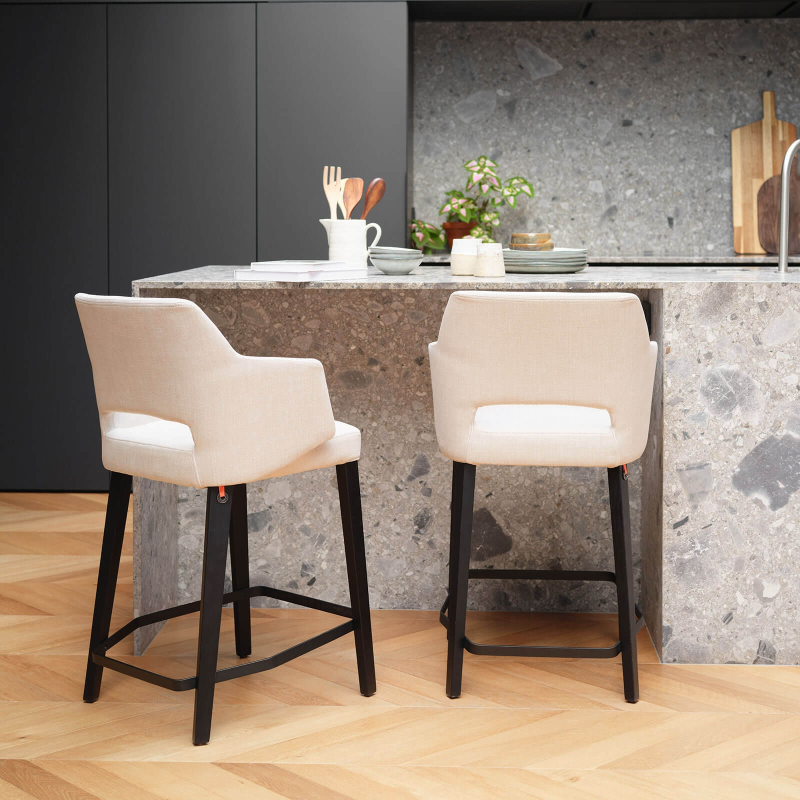 Tabouret haut en tissu blanc avec accoudoirs et pieds en bois noir - Lena Mobitec ®