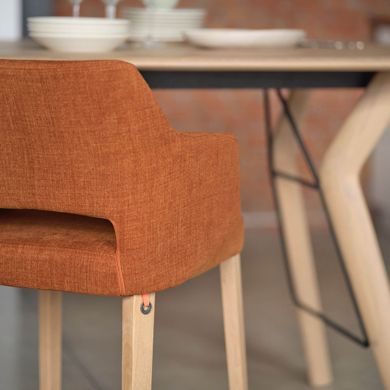 Tabouret snack en tissu avec accoudoirs et pieds en bois - Lena Mobitec ®