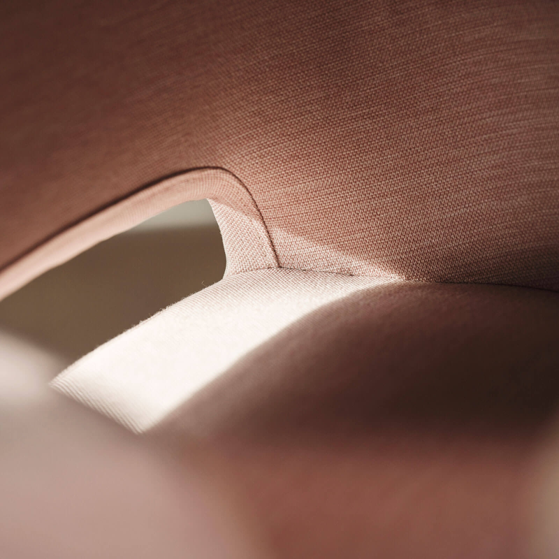 Tabouret snack en tissu avec accoudoirs et pieds en bois - Lena Mobitec ®