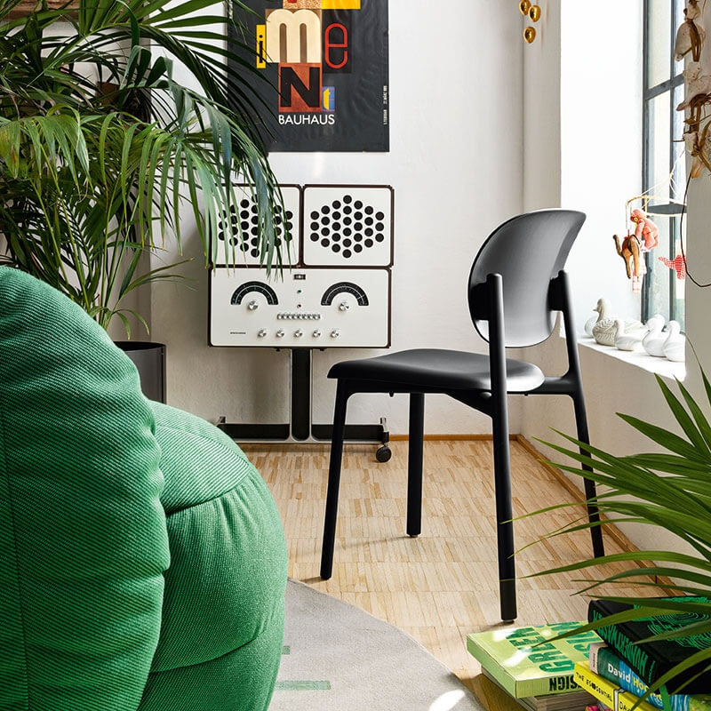 Chaise moderne empilable en polypropylène recyclé - Zero Connubia®