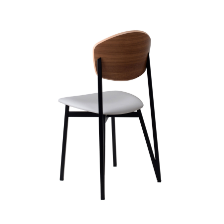 Chaise design en synthétique et dossier en bois- Artémis Carrier®