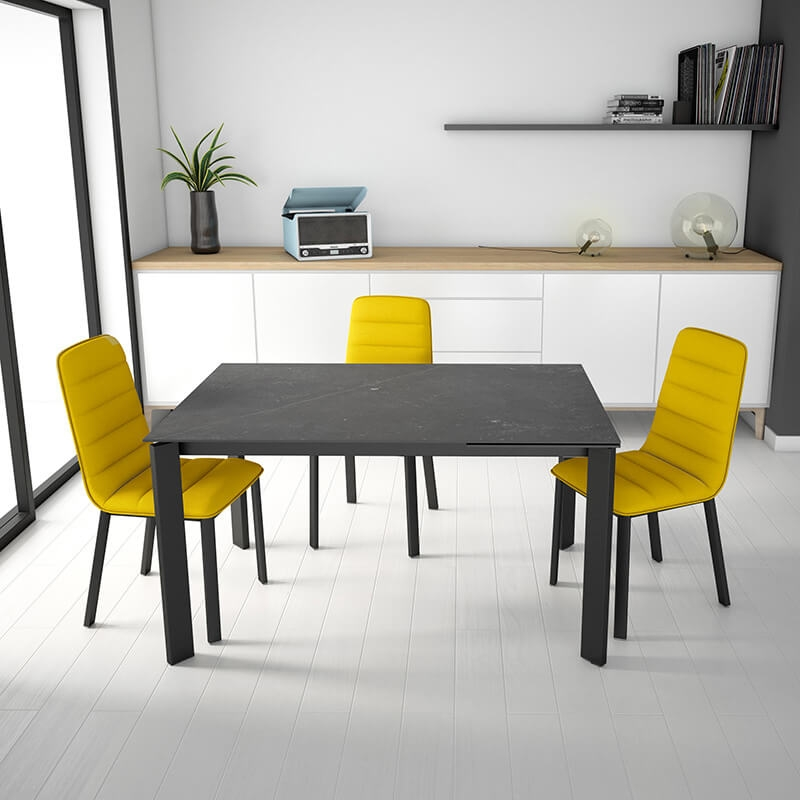  Chaise en tissu jaune et métal noir - Pulsar