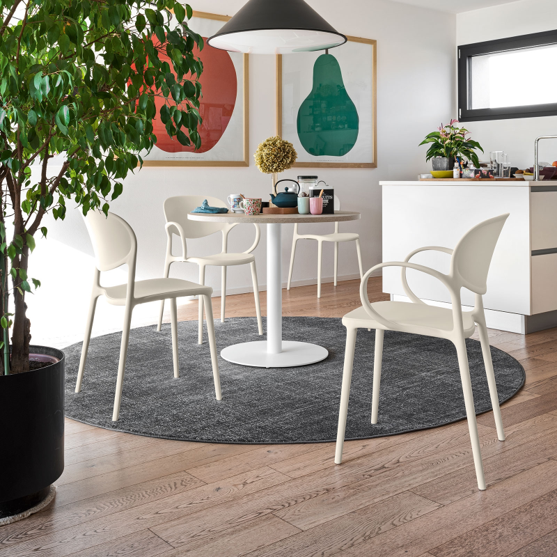 Chaise italienne en polypropylène recyclé - Abby Connubia®