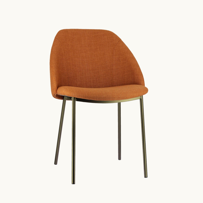 Chaise cosy en tissu avec pieds en métal - Soda