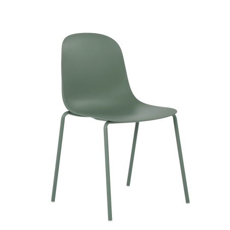 Chaise coque tendance en polypropylène avec pieds en métal - Lily