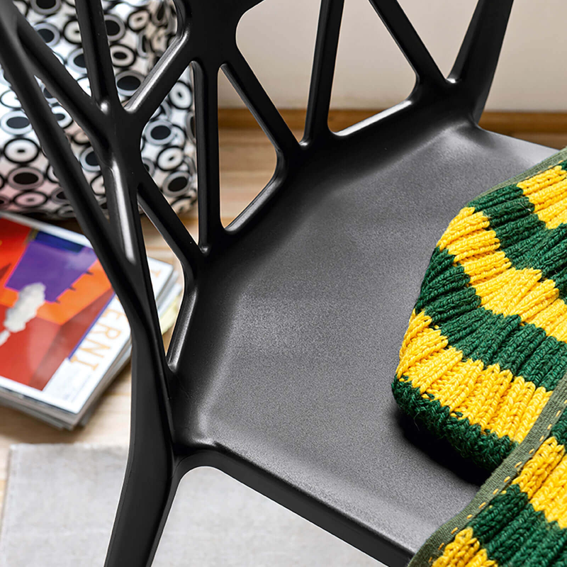 Chaise design empilable en plastique polypropylène noir - Alchemia Connubia