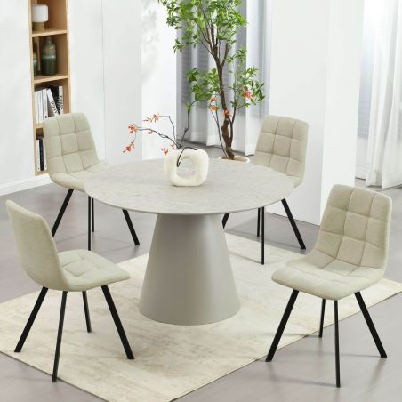 Chaise tendance matelassée beige avec pieds en métal noir  - Carvi