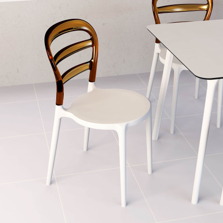 Chaise design en plexi et polypropylène