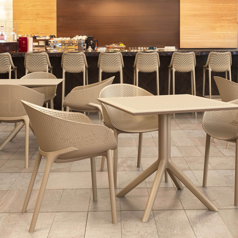 Fauteuil moderne en polypropylène taupe - Sky