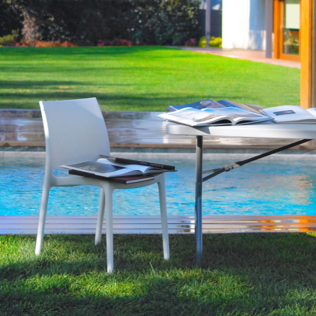 Chaise de jardin en plastique blanc - Maya