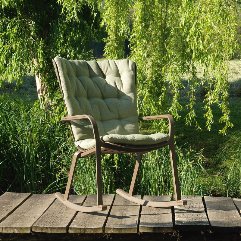 Fauteuil à bascule design d'extérieur inclinable en plastique – Folio