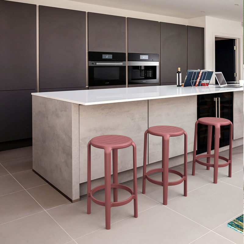 Tabouret snack sans dossier moderne en polypropylène rose - Tom