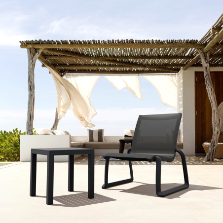 Table d'appoint carrée en résine noire pour jardin