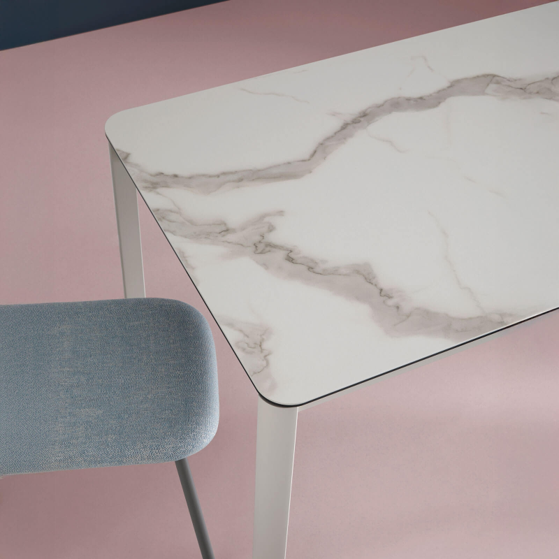 Table en céramique effet marbre et pieds en métal - Pepper Mobliberica