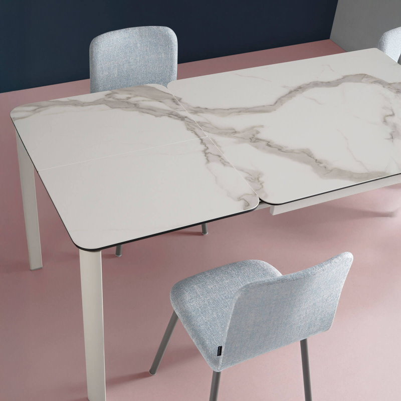 Table extensible effet marbre en céramique et pieds en métal - Pepper MoblibericaTable extensible effet marbre en céramique et p