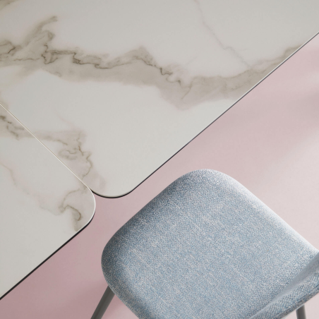 Table extensible effet marbre en céramique et pieds en métal - Pepper Mobliberica