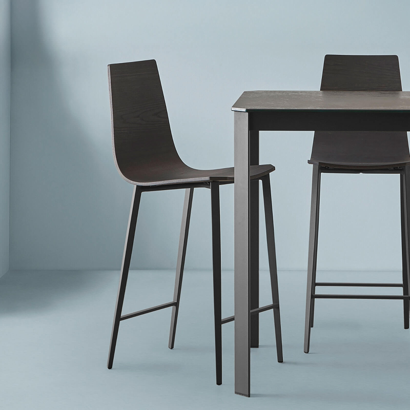 Tabouret snack moderne en chêne marron et pieds en métal - Salt Mobliberica