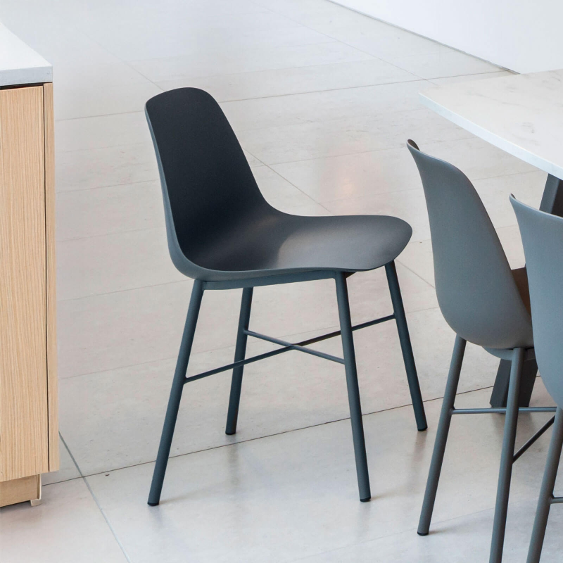 Chaise moderne en polypropylène et métal - Cloe