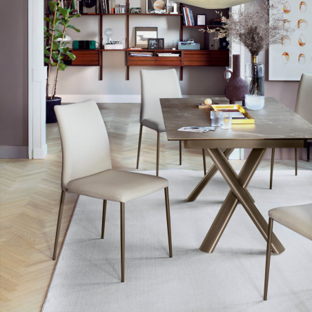 Chaise contemporaine en tissu avec dossier ergonomique - Atlas Connubia©