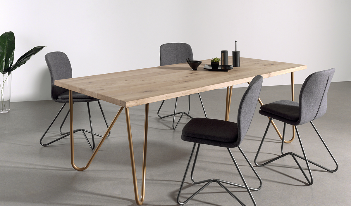 Table de salle à manger en bois style moderne