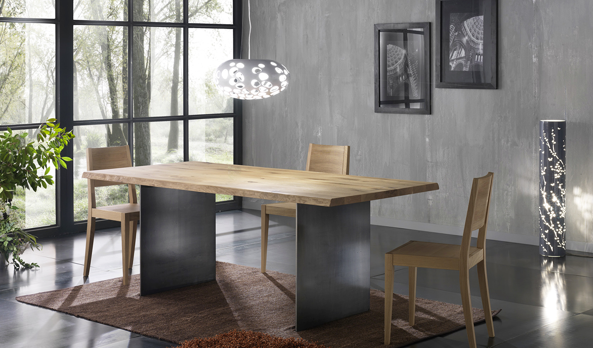 Table en bois et métal style industriel