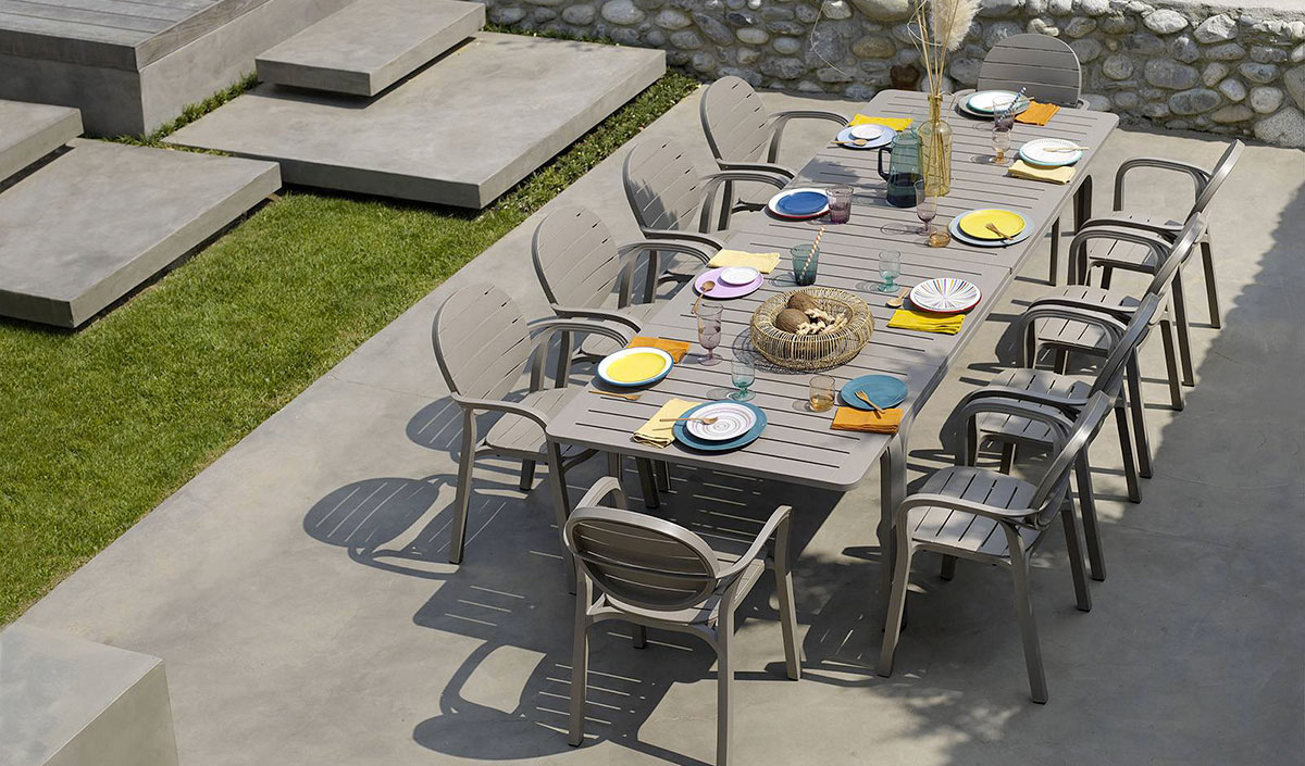 Quelles dimensions de table de jardin choisir ?