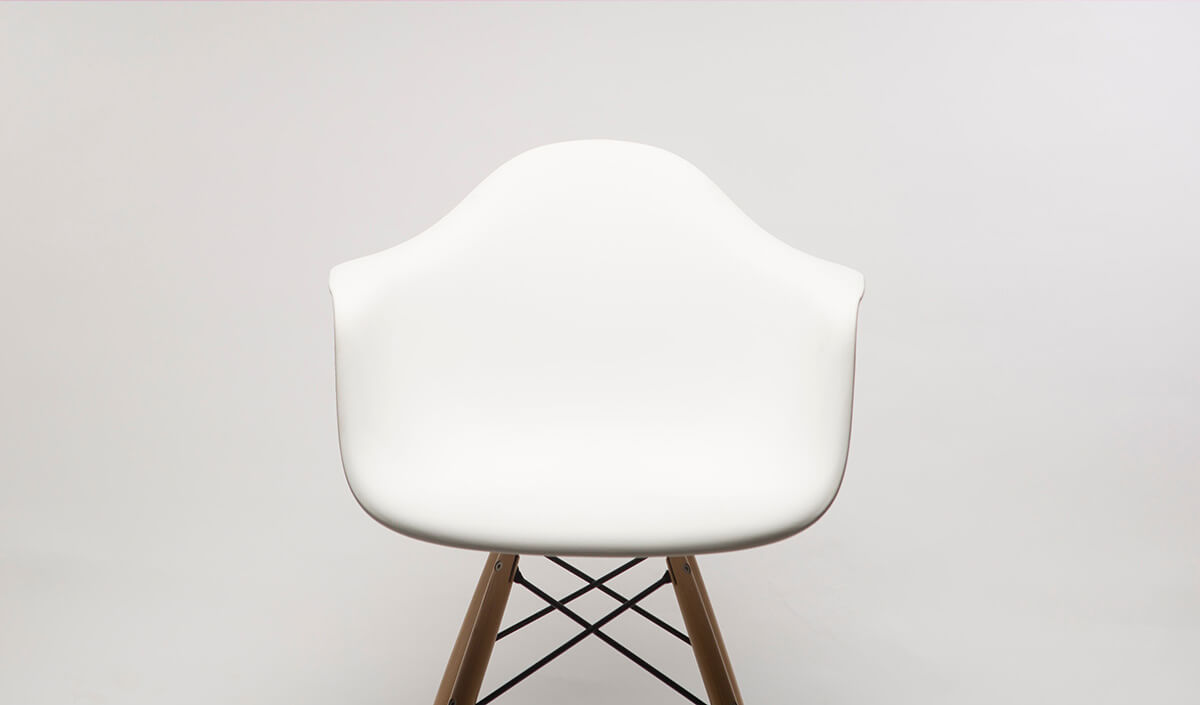 Fauteuil blanc en plastique