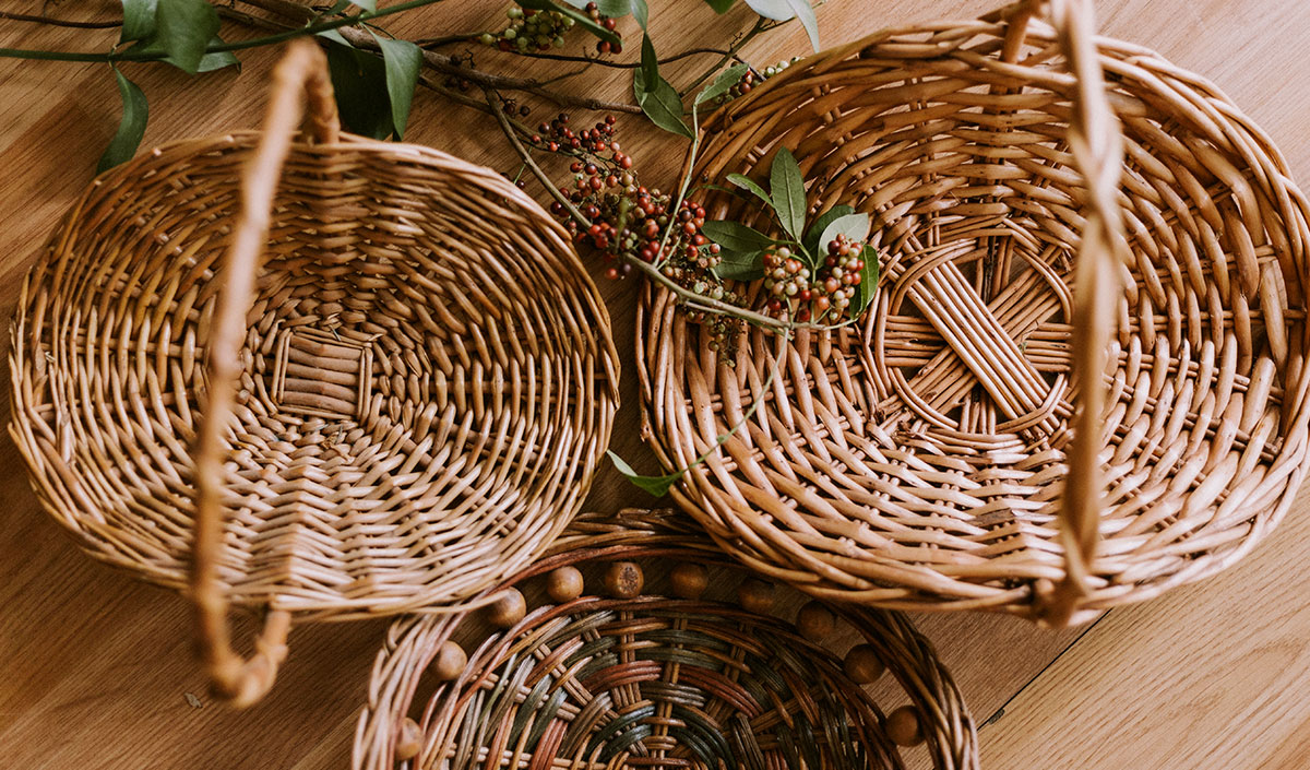 Paniers en osier pour intérieur de campagne tendance