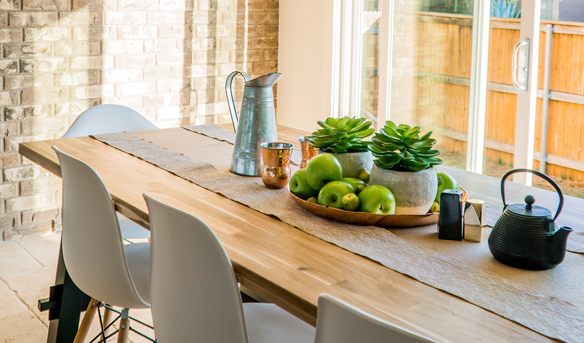 Entretien table en bois lasuré