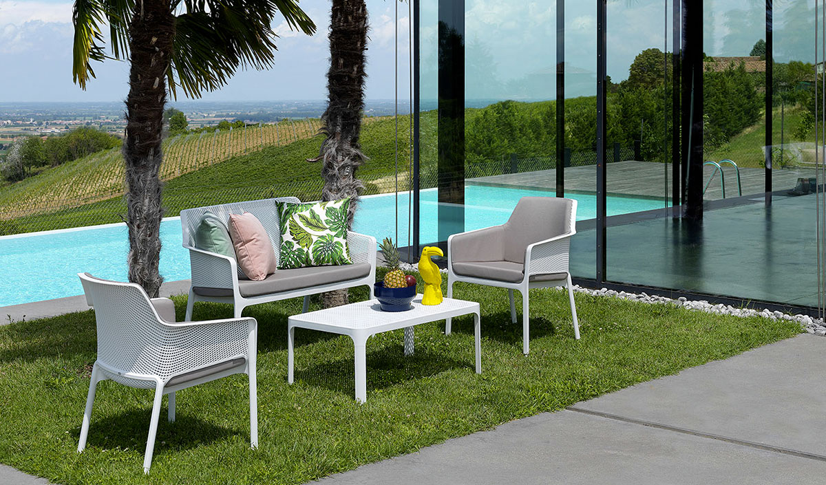 salon de jardin en plastique style moderne