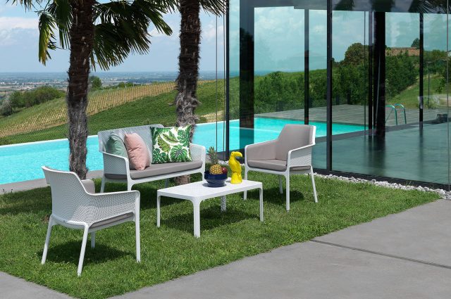 Trucs et astuces pour nettoyer un salon de jardin !