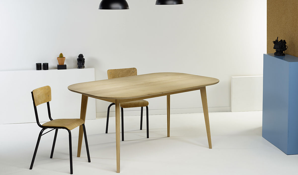 Table en bois tendance de la marque de meubles Dasras